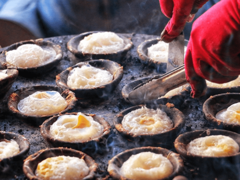 Banh Can_1