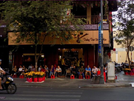 best coffee streets in Ho Chi Minh City_thumb