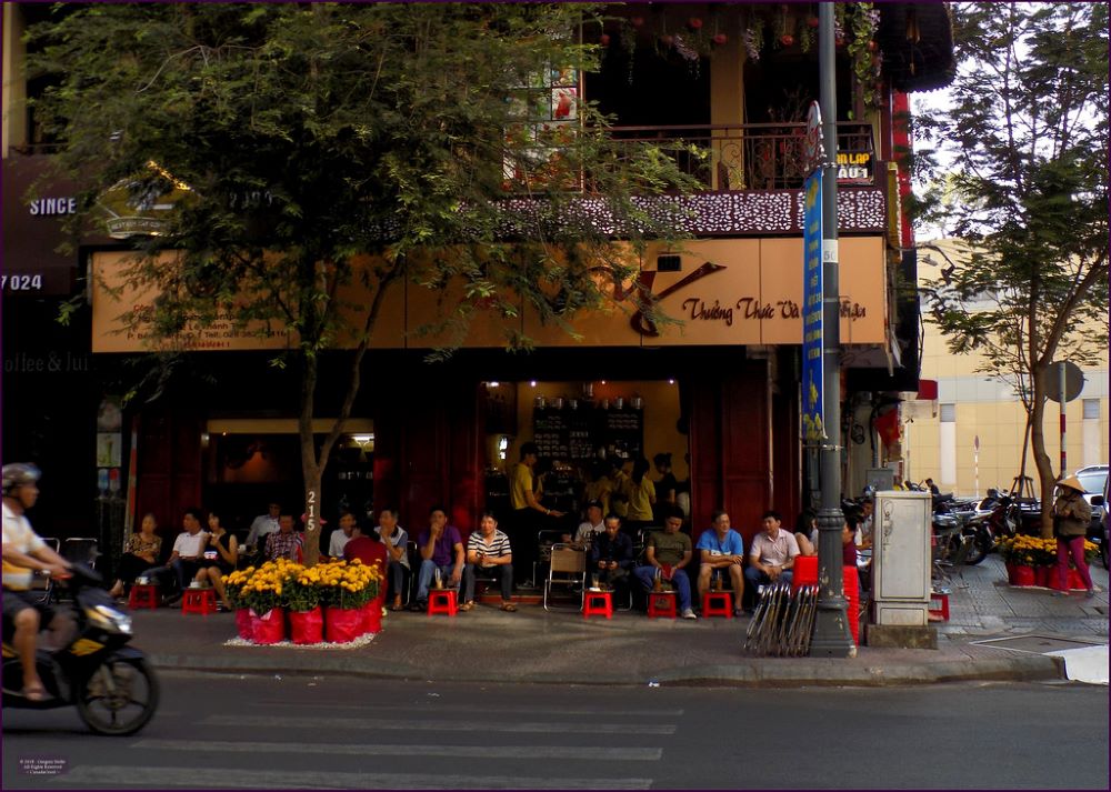 best coffee streets in Ho Chi Minh City_thumb