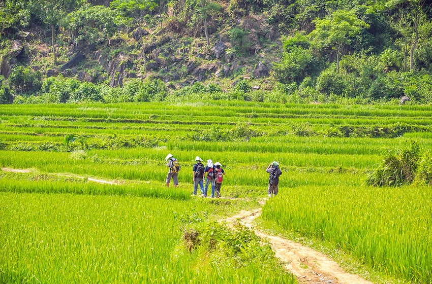 hiking-in-vietnam-heat-1.jpg