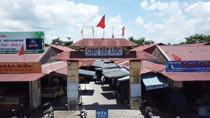 Hue's marketplaces