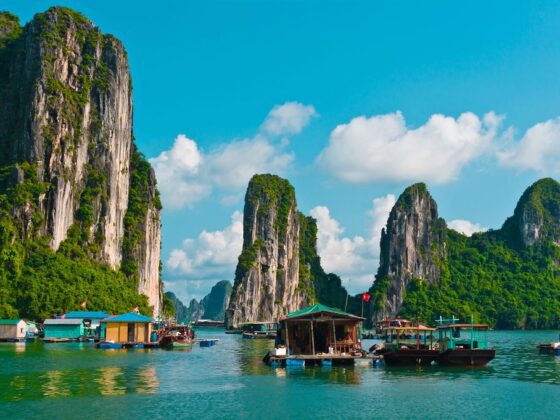 Vietnam senior travel_thumb