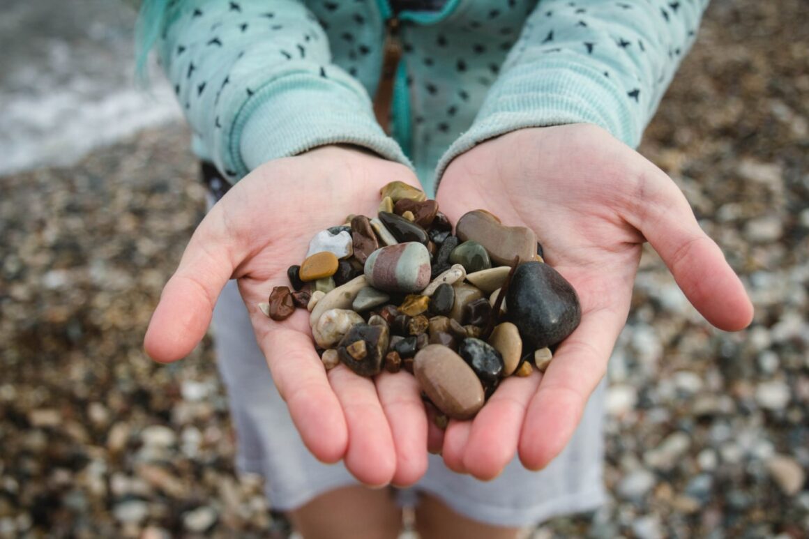 take pebbles from the beach_thumb-min