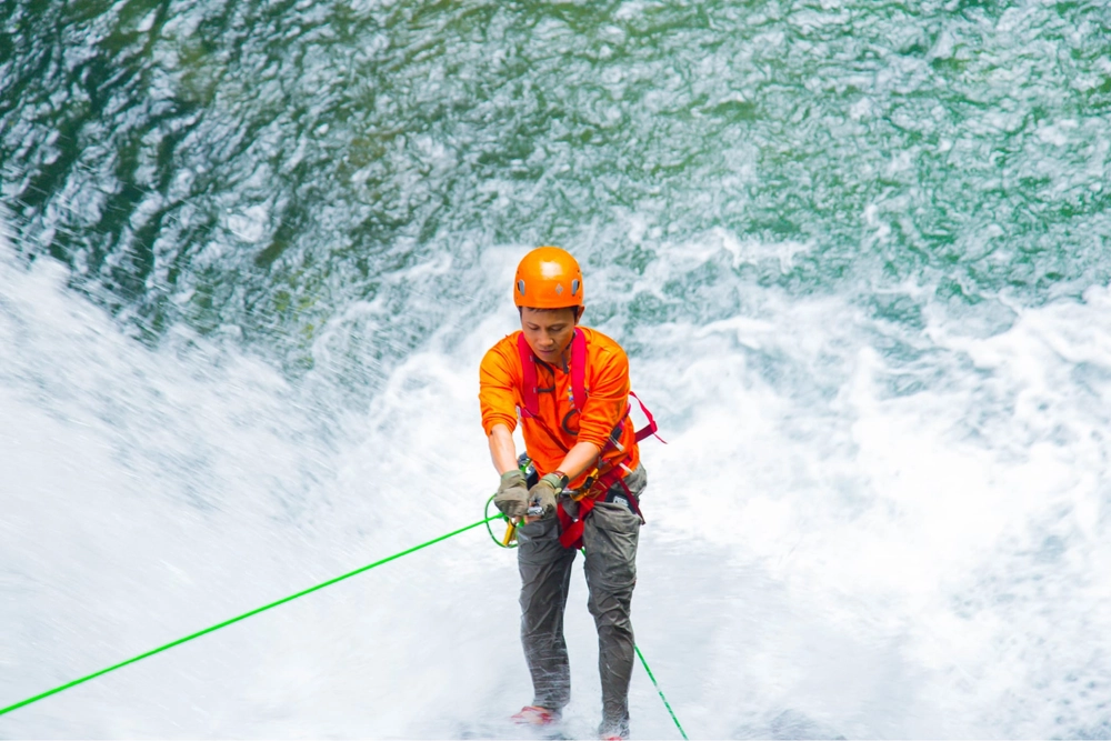 Canyoning Vietnam_4-min