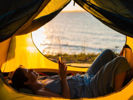 How camping improves sleep_thumb-min