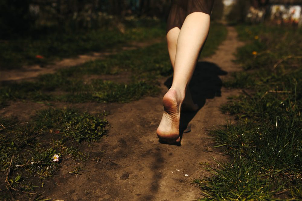 barefoot running benefits_2-min