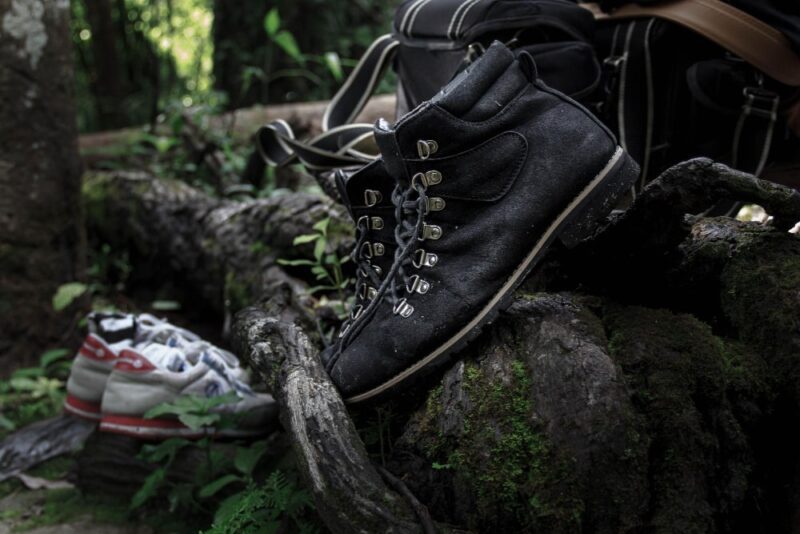 hiking boots alternative_thumb-min