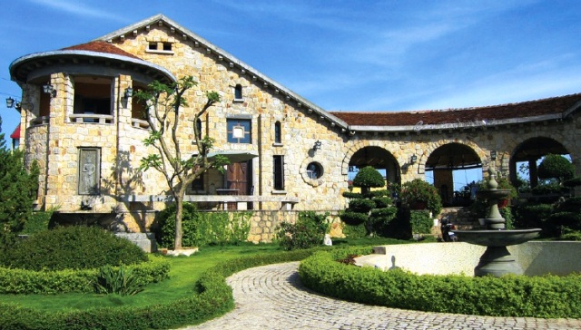 Da Lat French colonial architecture_thumb