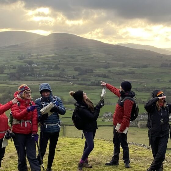Team building hiking activities_thumb