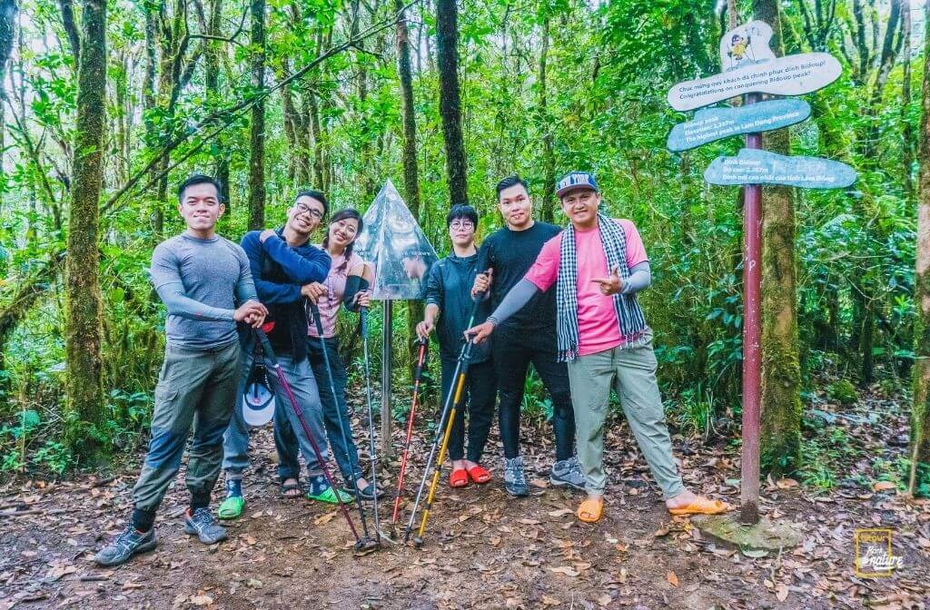 benefits of hiking with friends_thumb