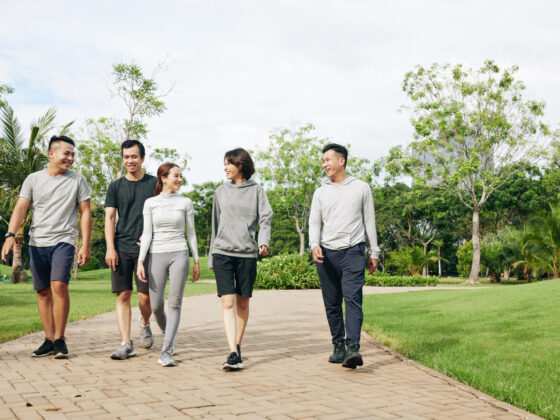 benefits of walking with friends_thumb