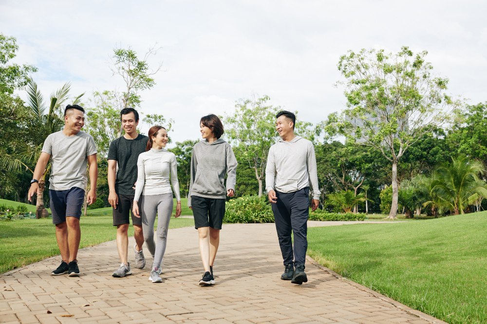 benefits of walking with friends_thumb