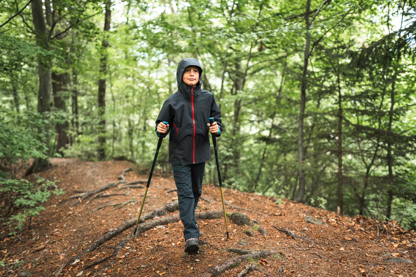 how to stay safe hiking alone_3