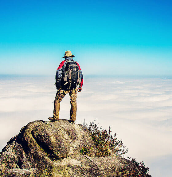 how to stay safe hiking alone_thumb