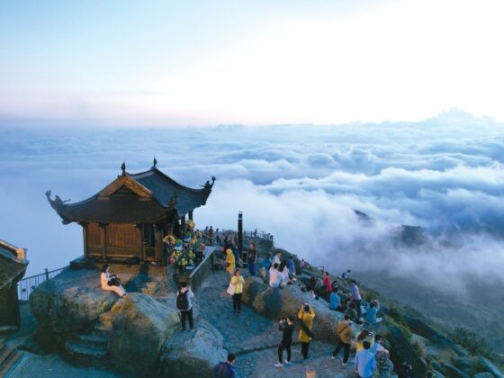 spiritual hiking in Vietnam_thumb