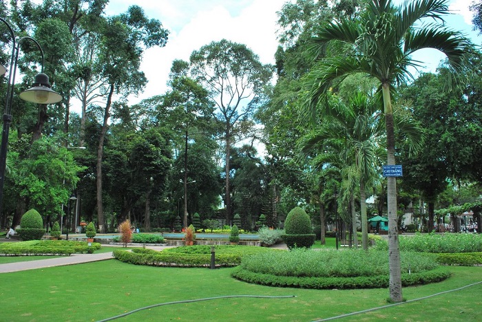 walking trails near Tao Dan Park_3