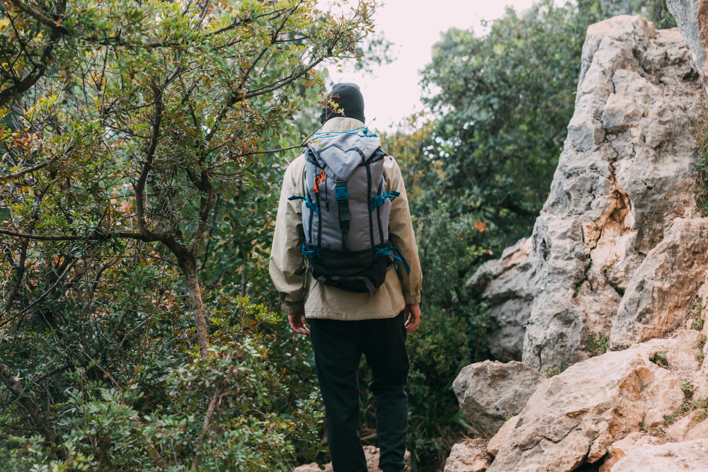 benefits of hiking alone_6