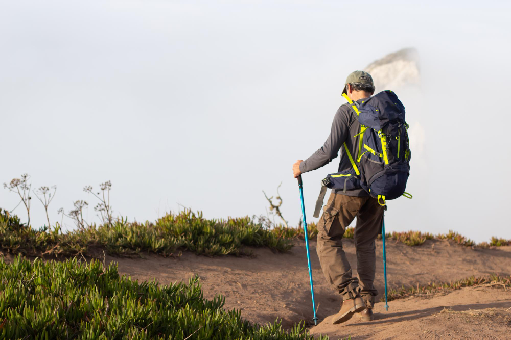 benefits of hiking alone_thumb