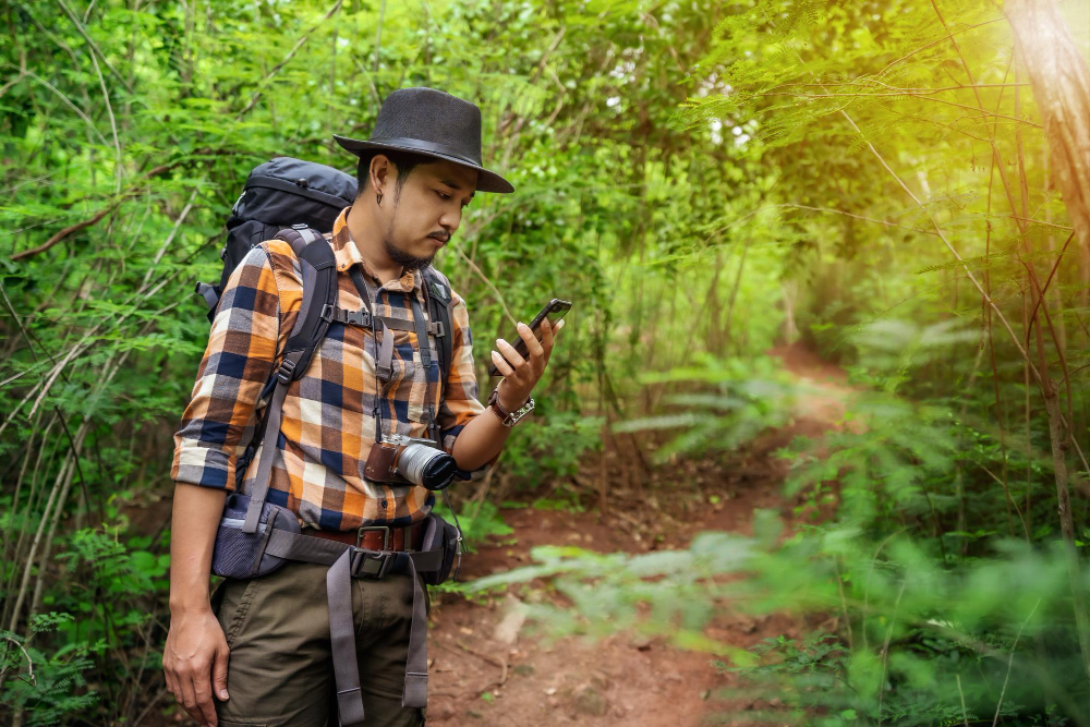hiking with technology_1