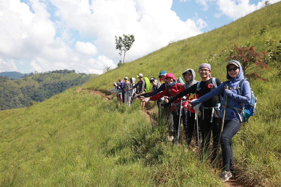 outdoor team building activities_thumb