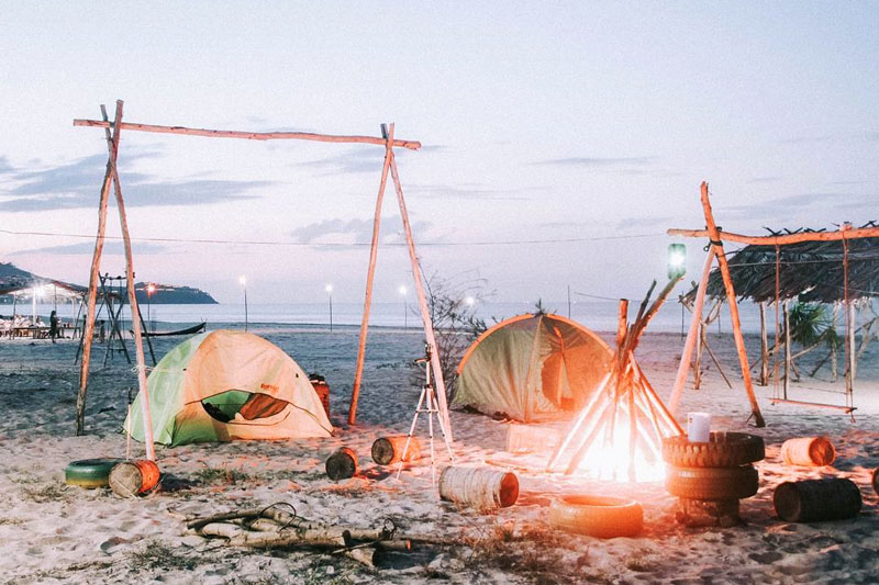 beach camping in Vietnam_1