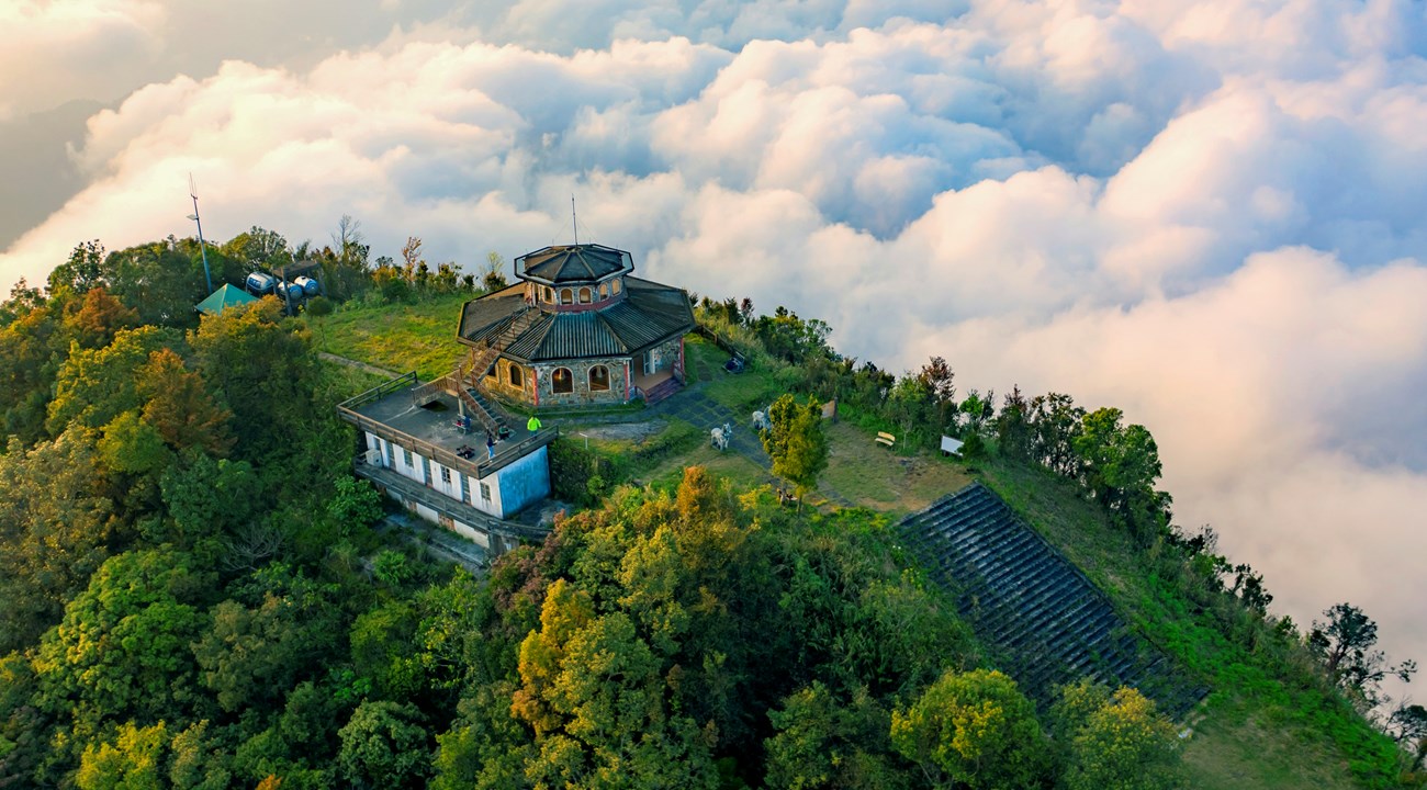 Bạch Mã National Park hiking_2