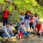 Family trekking in Vietnam_1