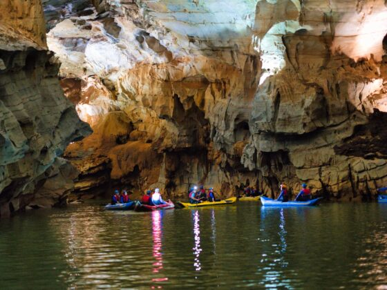 Phong Nha cave trekking_thumb