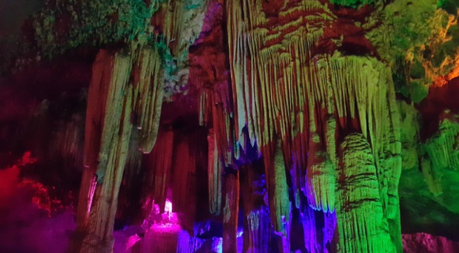 Hang Ngọc Vườn Quốc gia Bến En