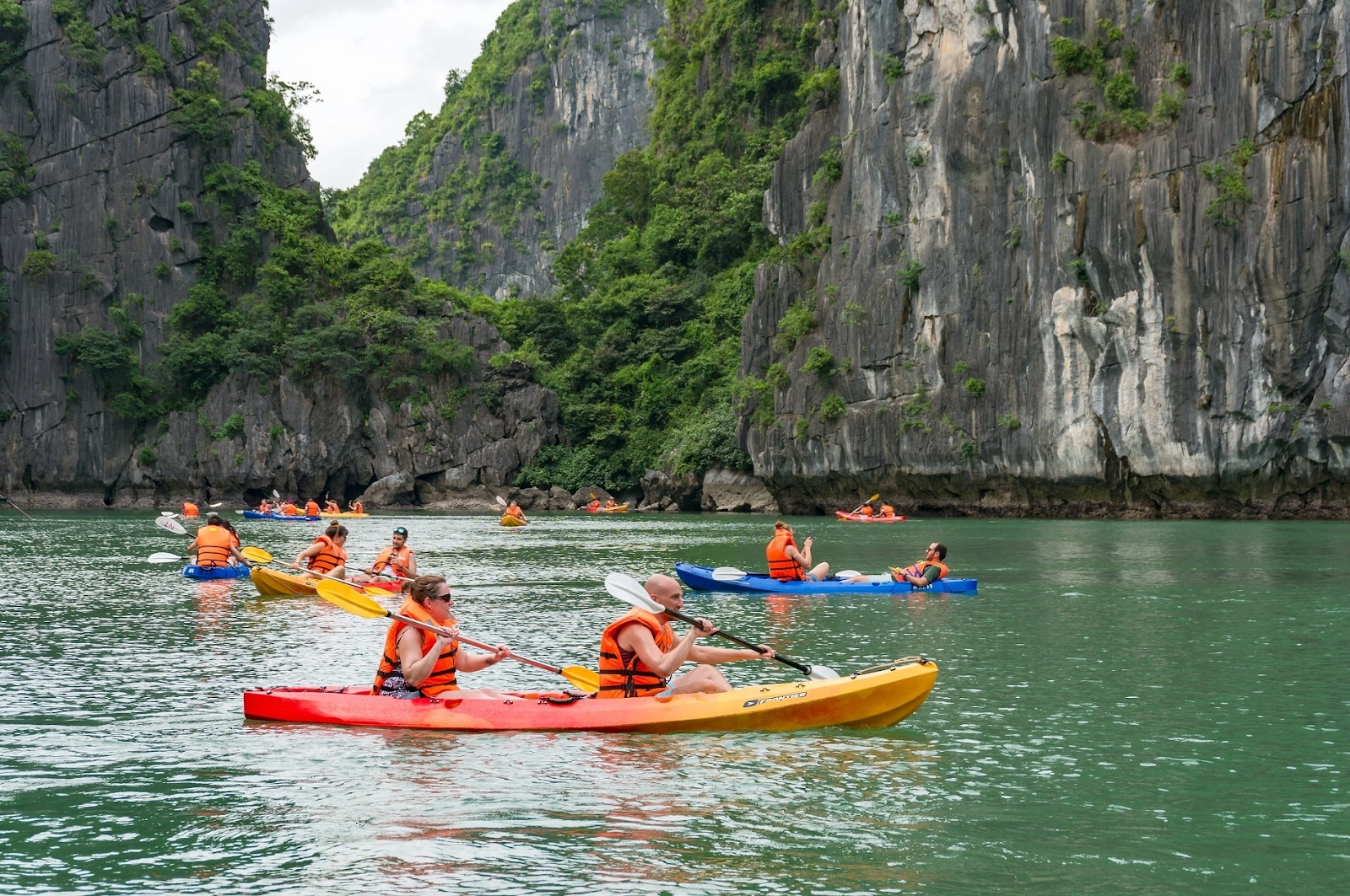 kayaking in Hạ Long Bay_3
