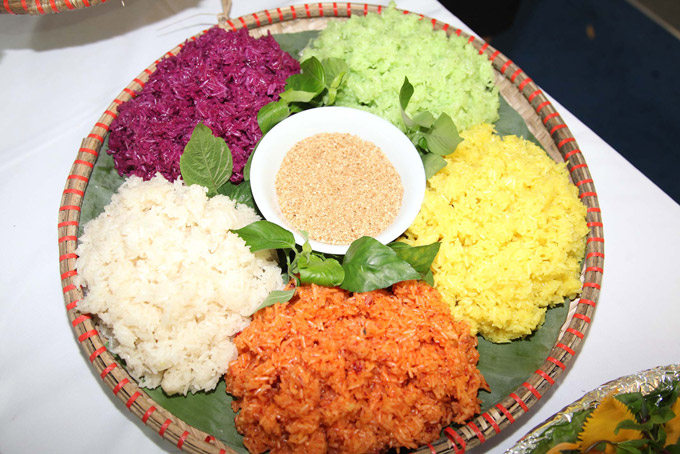 local eats Vietnam hikers_6