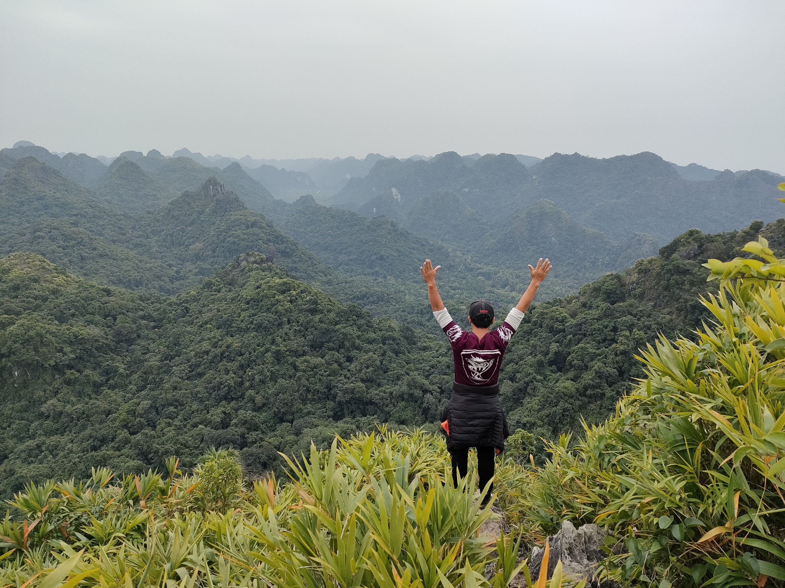 solo vs group trekking in Vietnam_2