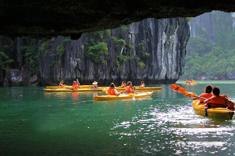 Best things to do in Halong Bay_2