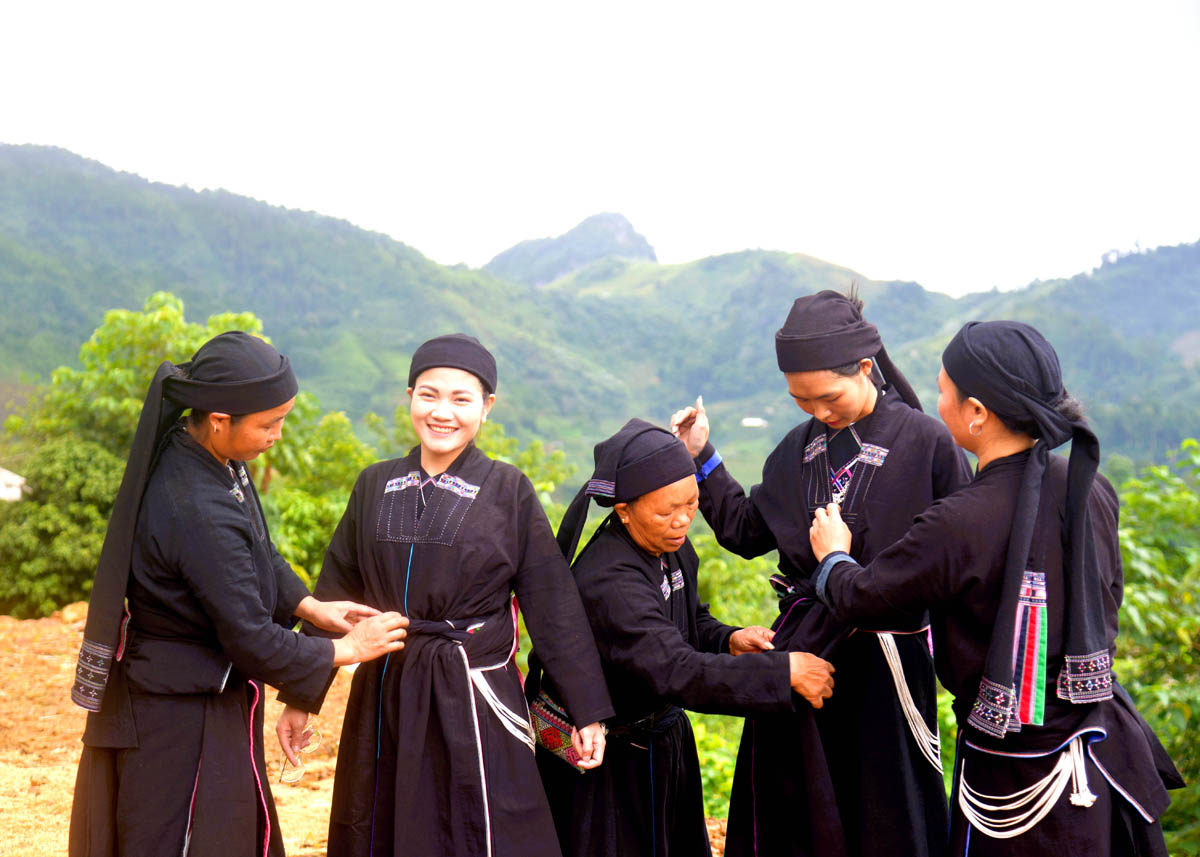 La Chi people culture_4