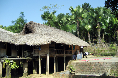 Stilt houses Vietnam_1