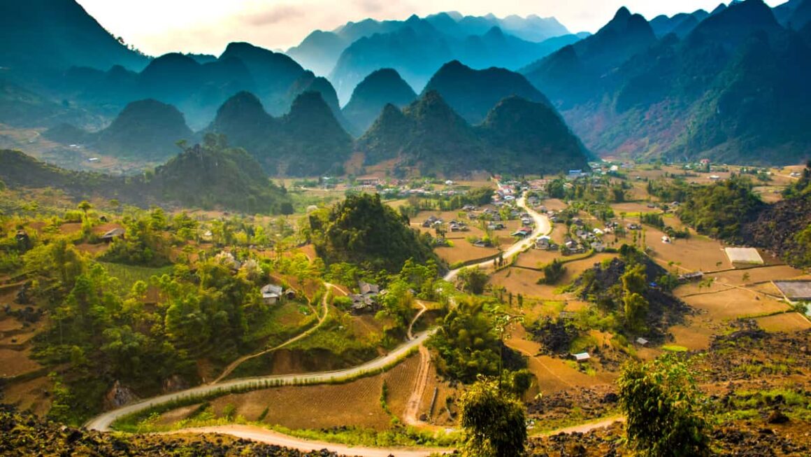 Vietnam beyond beaches_thumb