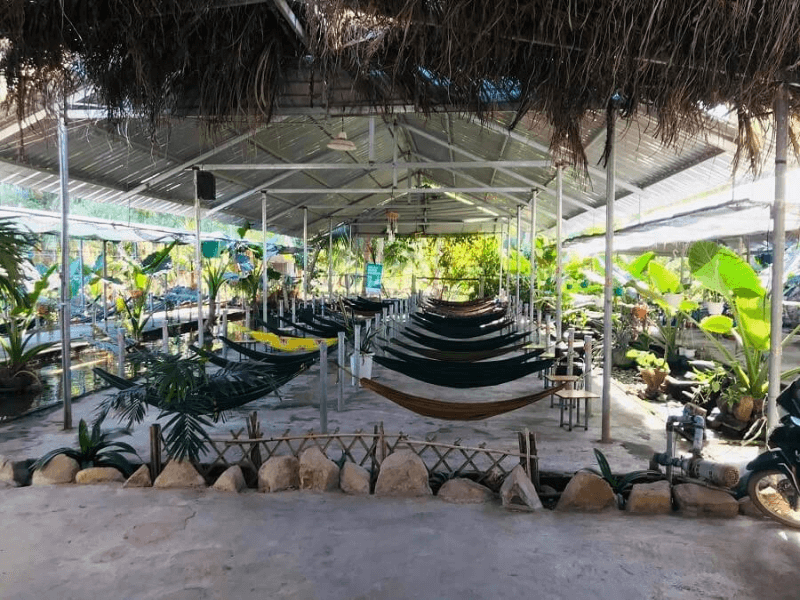 Vietnam hammock cafes_1
