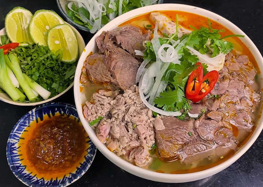 Vietnamese street food guide_thumb