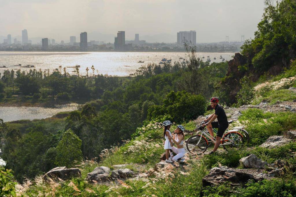 cycling Vietnam coast_2