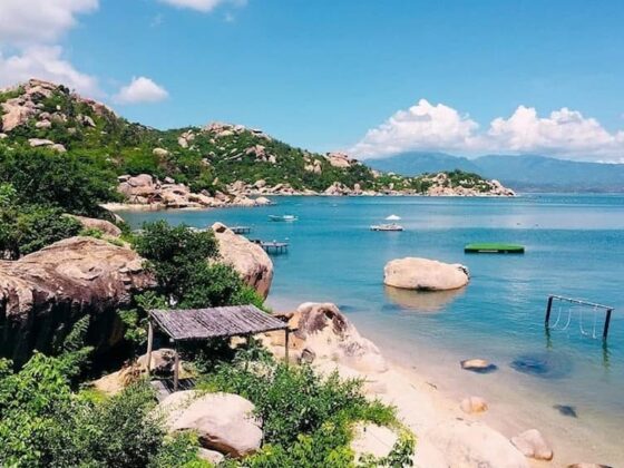 coastal trekking Vietnam_thumb