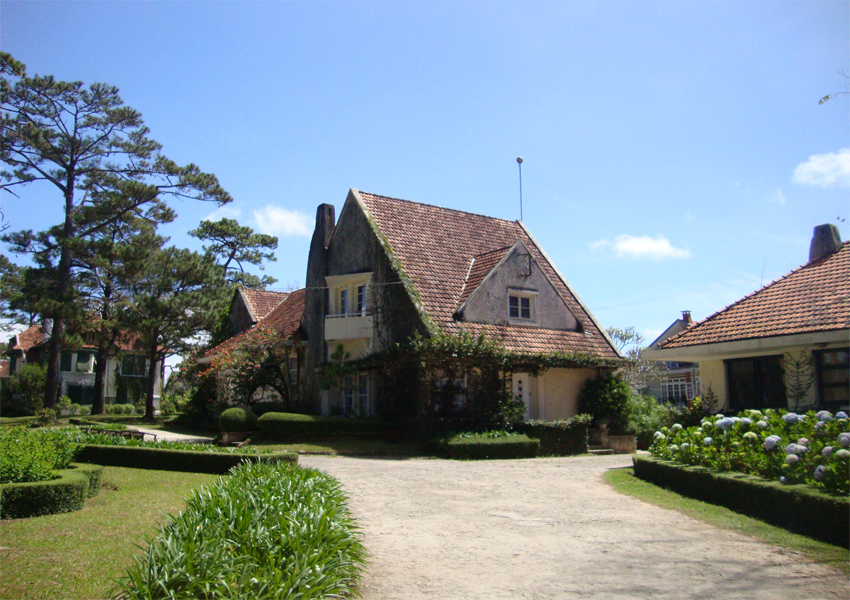 French colonial architecture ruins Vietnam_2