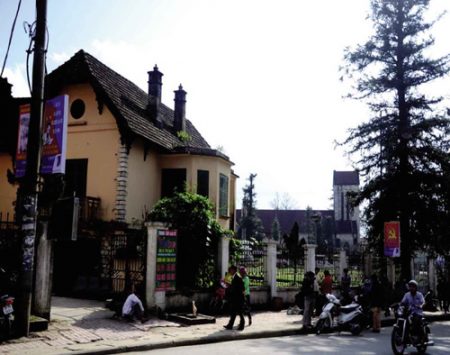 French colonial architecture ruins Vietnam_3