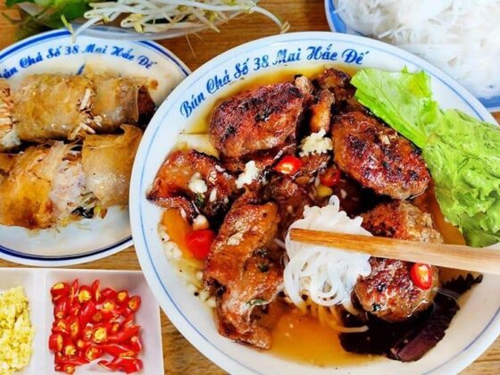 Hanoi street food Bun Cha_thumb